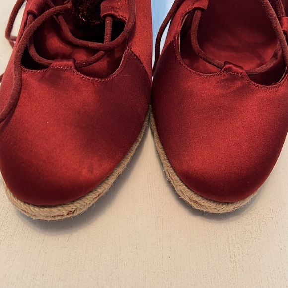 Tory Burch Red Pompom-embellished Lace-up Satin Wedge Espadrilles Merlot 10 - Picture 4 of 11